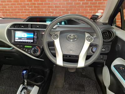 2013 Toyota Aqua - Thumbnail